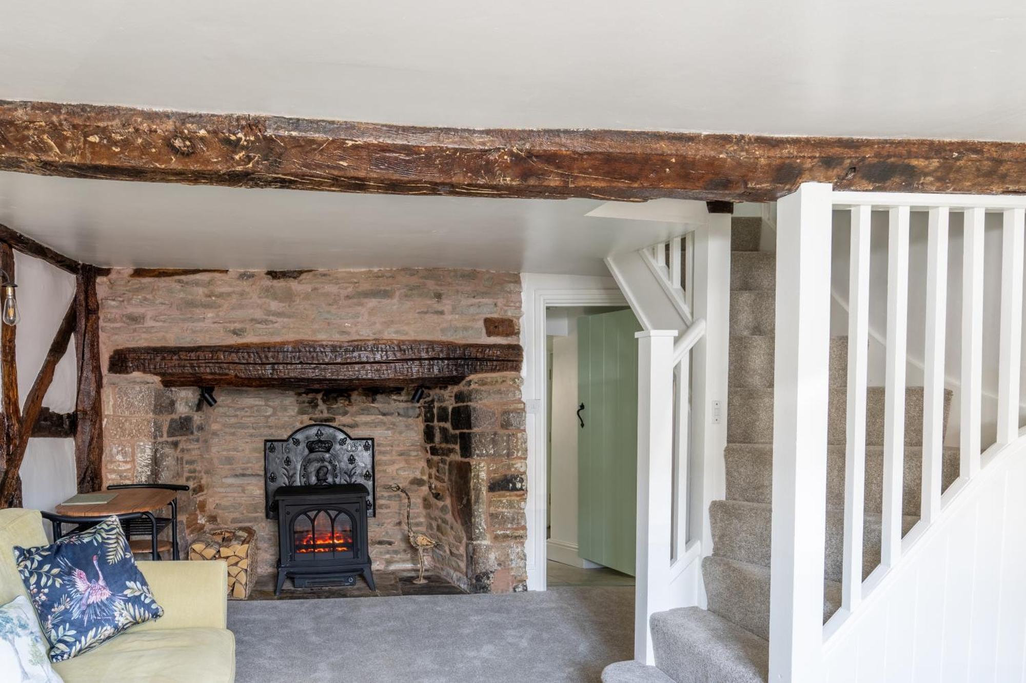 Grade 2 1 Bedroom, Centre Ludlow